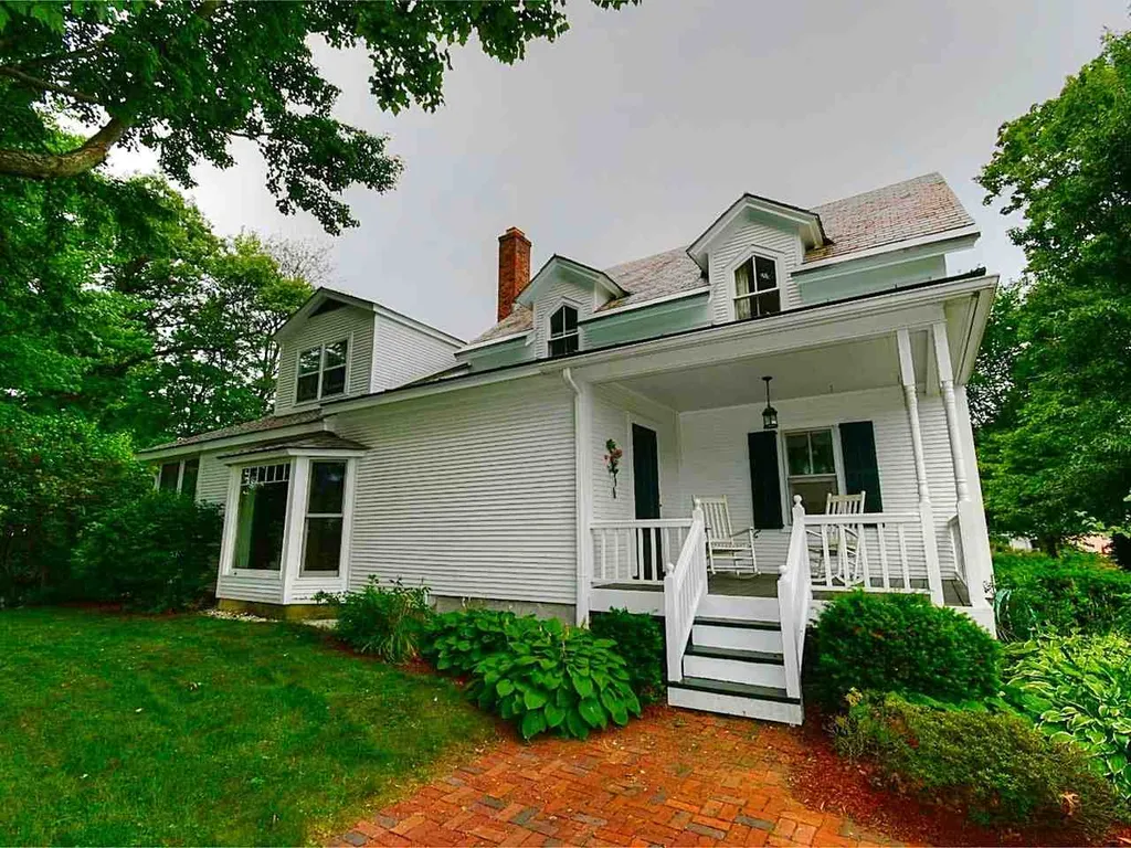 22 Prospect Street Essex VT 05452