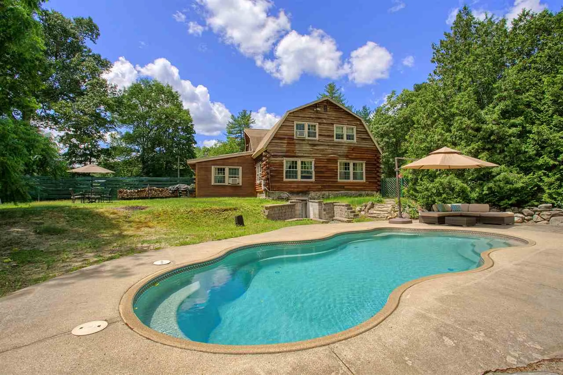 646 Mammoth Road Pelham NH 03076