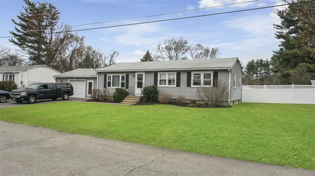 16 Bloomingdale Drive Nashua NH 03064