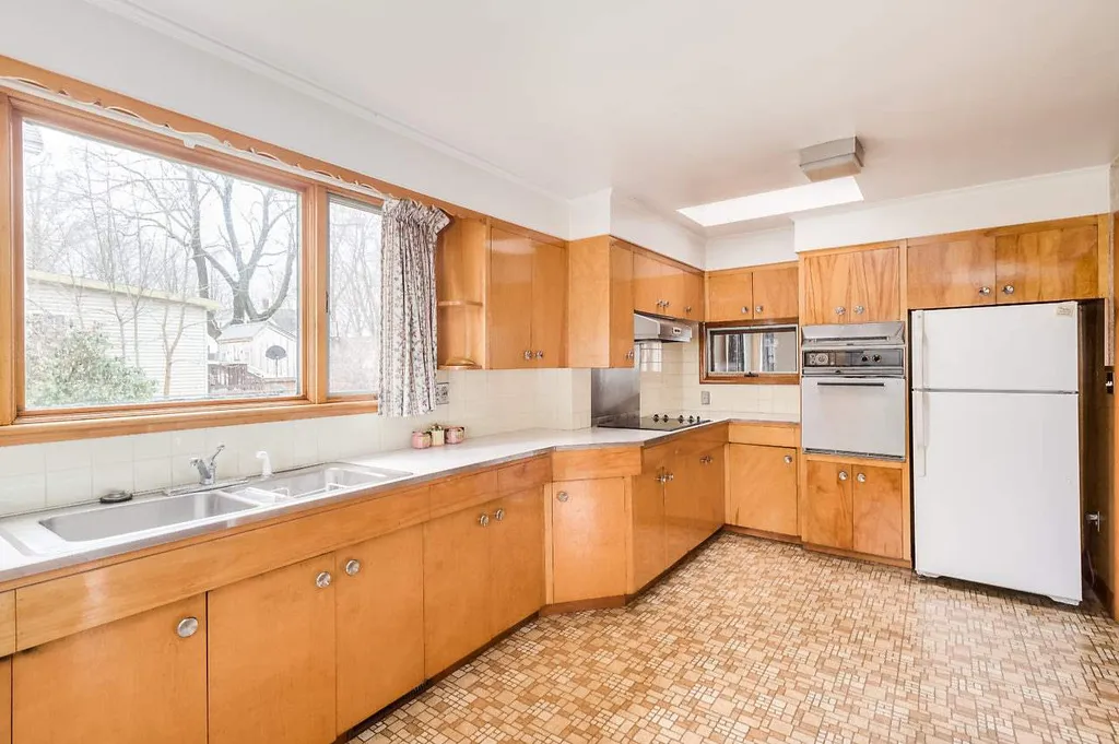 294 Thornton Street Portsmouth NH 03801