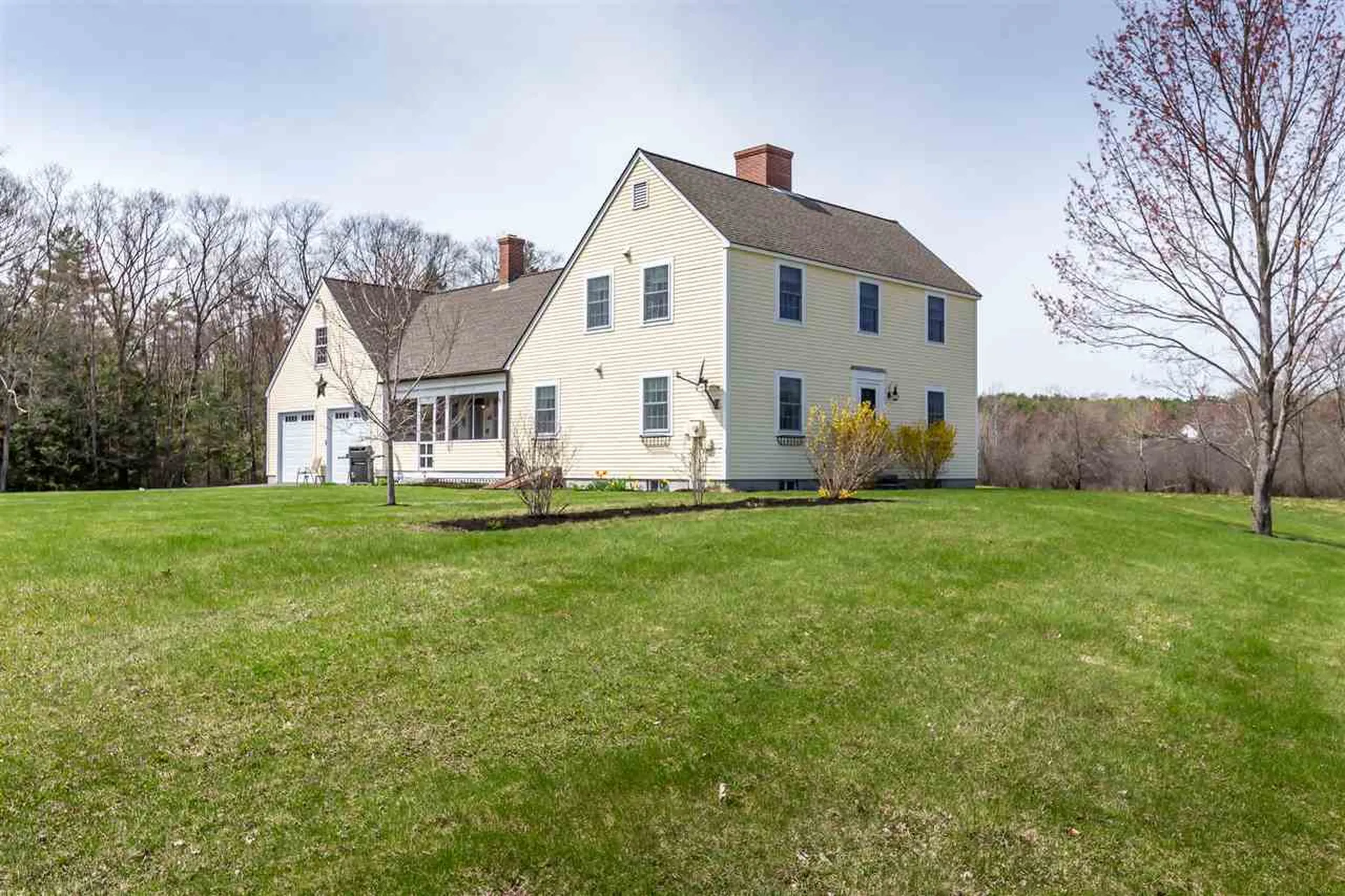 136 School Street Tilton NH 03276