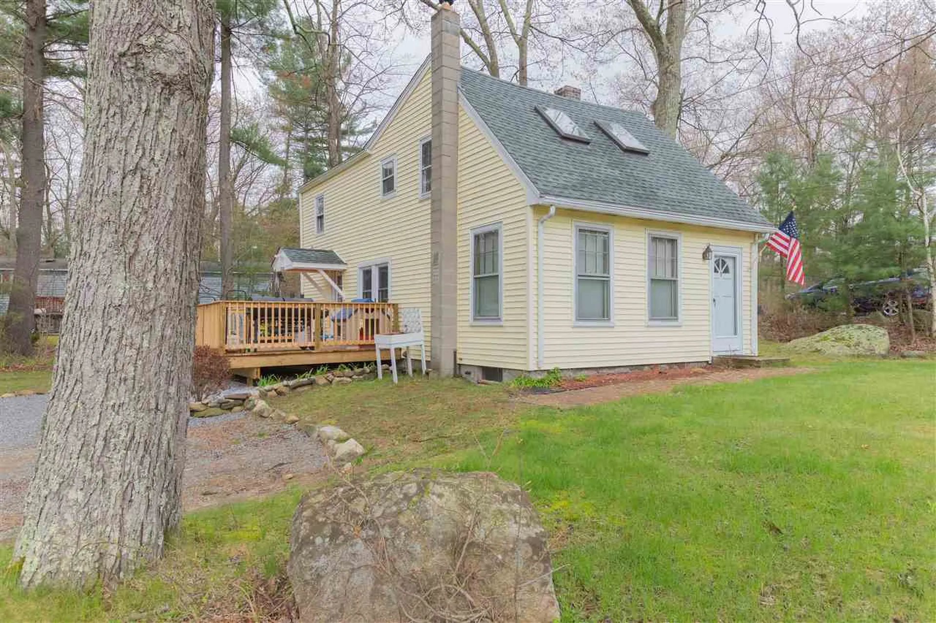 9 Greenwood Street Salem NH 03079