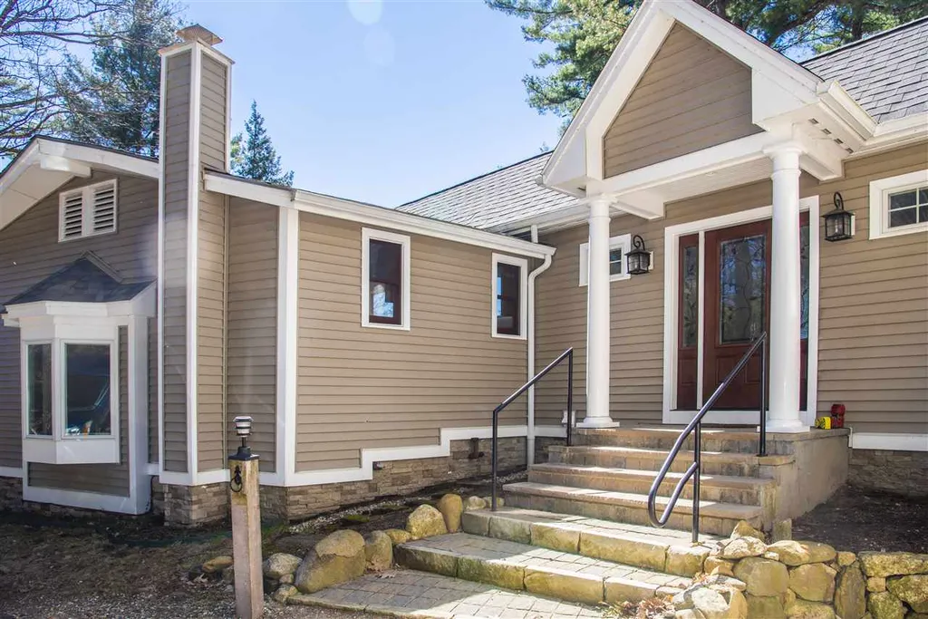 74 Edgewater Drive Barrington NH 03825