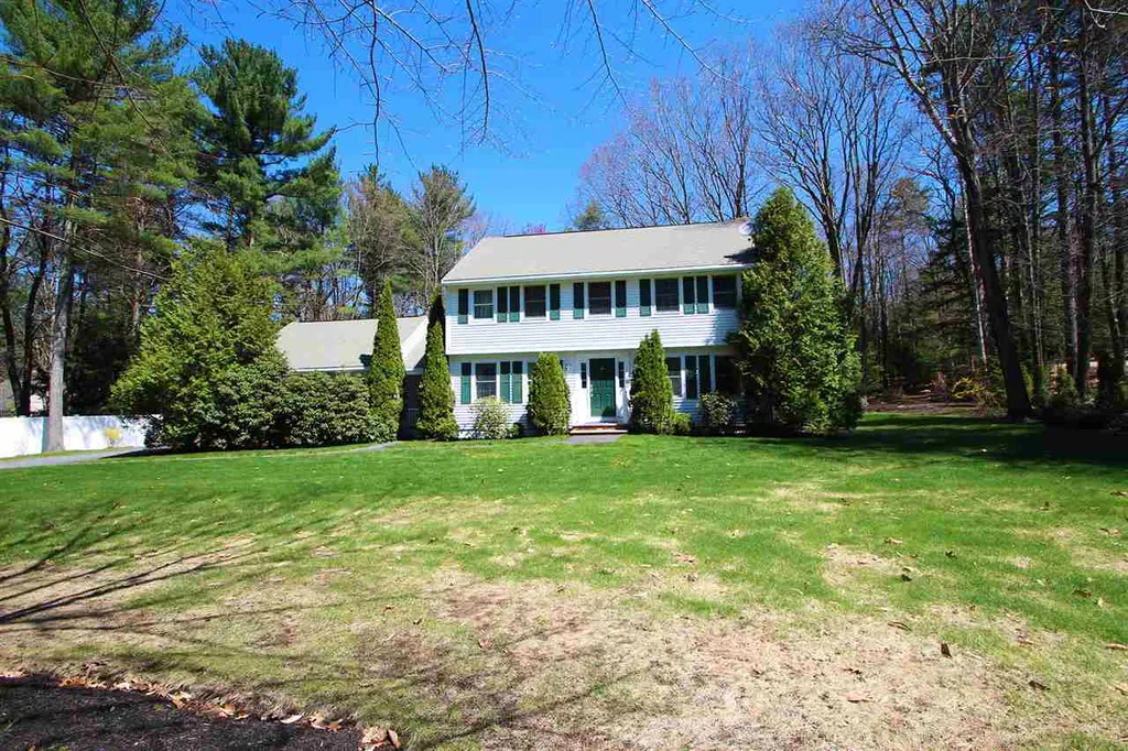 16 Victoria Circle Rochester NH 03867