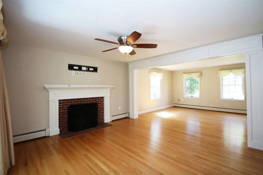 16 Victoria Circle Rochester NH 03867