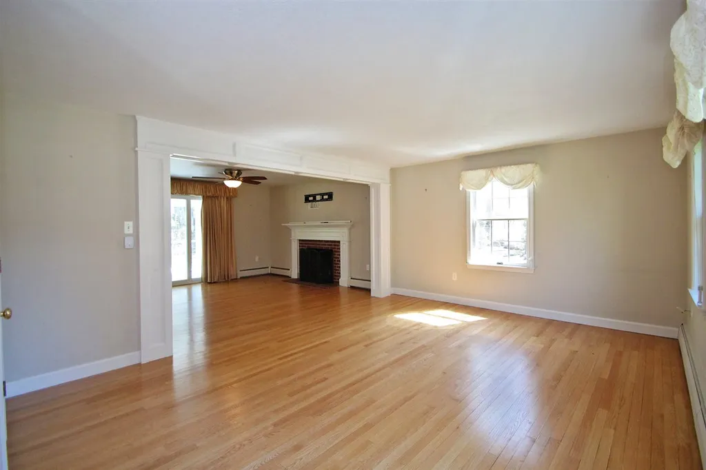 16 Victoria Circle Rochester NH 03867