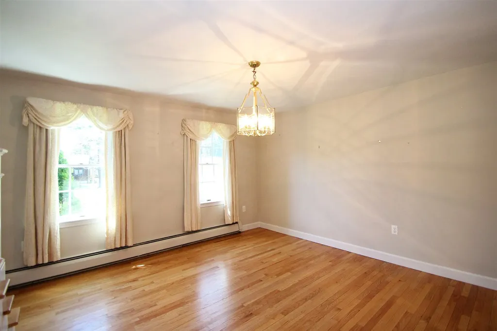 16 Victoria Circle Rochester NH 03867
