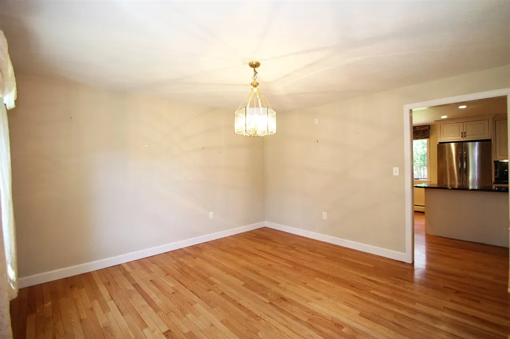 16 Victoria Circle Rochester NH 03867