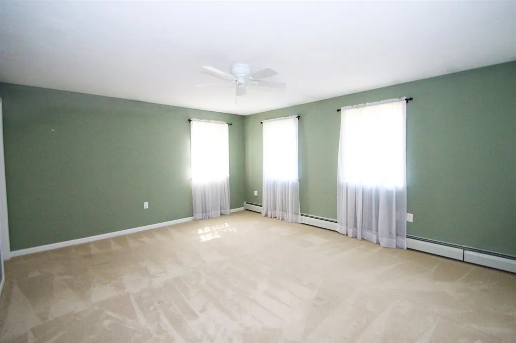 16 Victoria Circle Rochester NH 03867