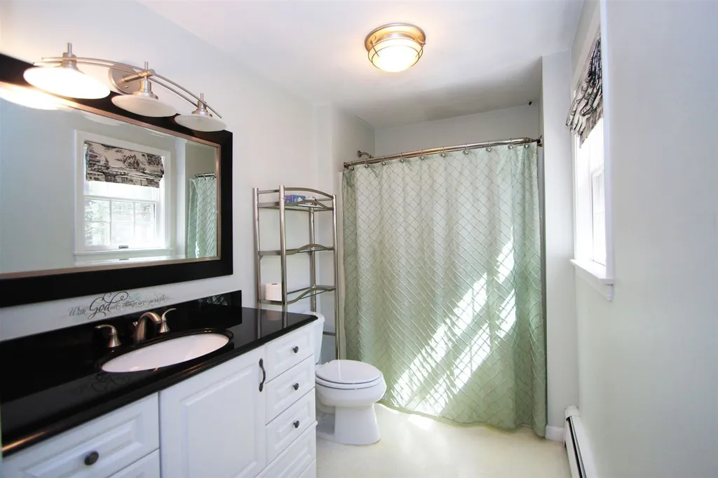 16 Victoria Circle Rochester NH 03867