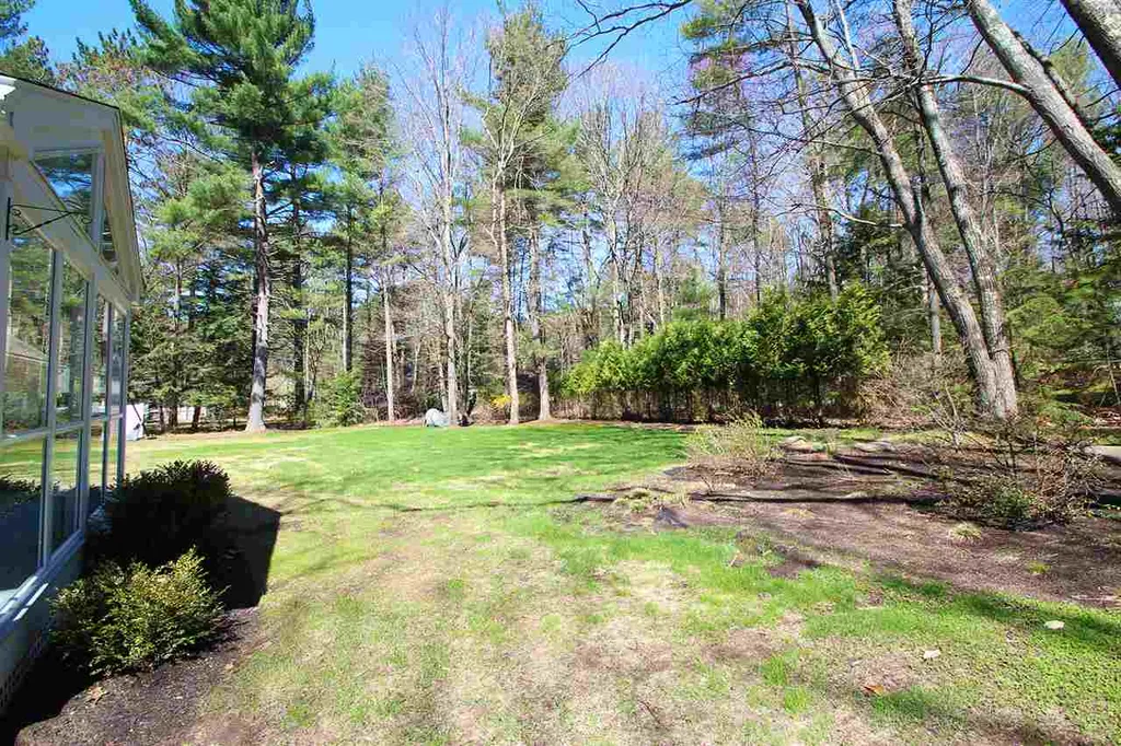 16 Victoria Circle Rochester NH 03867