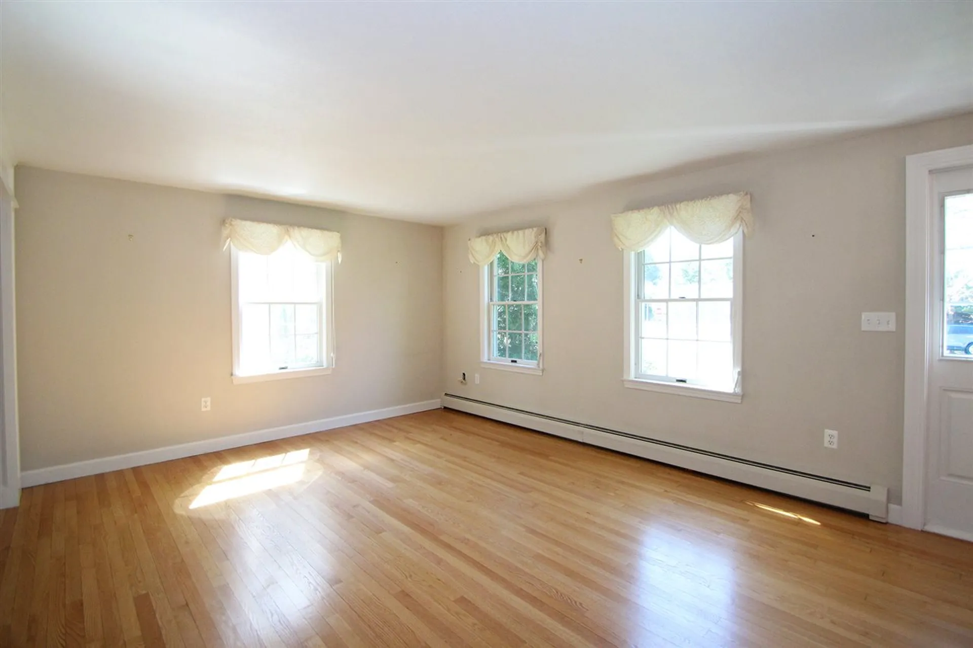 16 Victoria Circle Rochester NH 03867