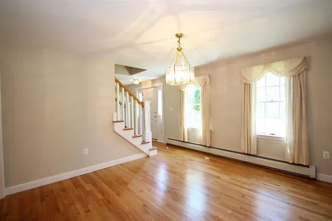 16 Victoria Circle Rochester NH 03867