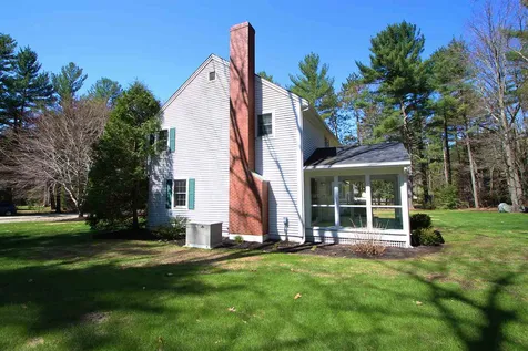 16 Victoria Circle Rochester NH 03867