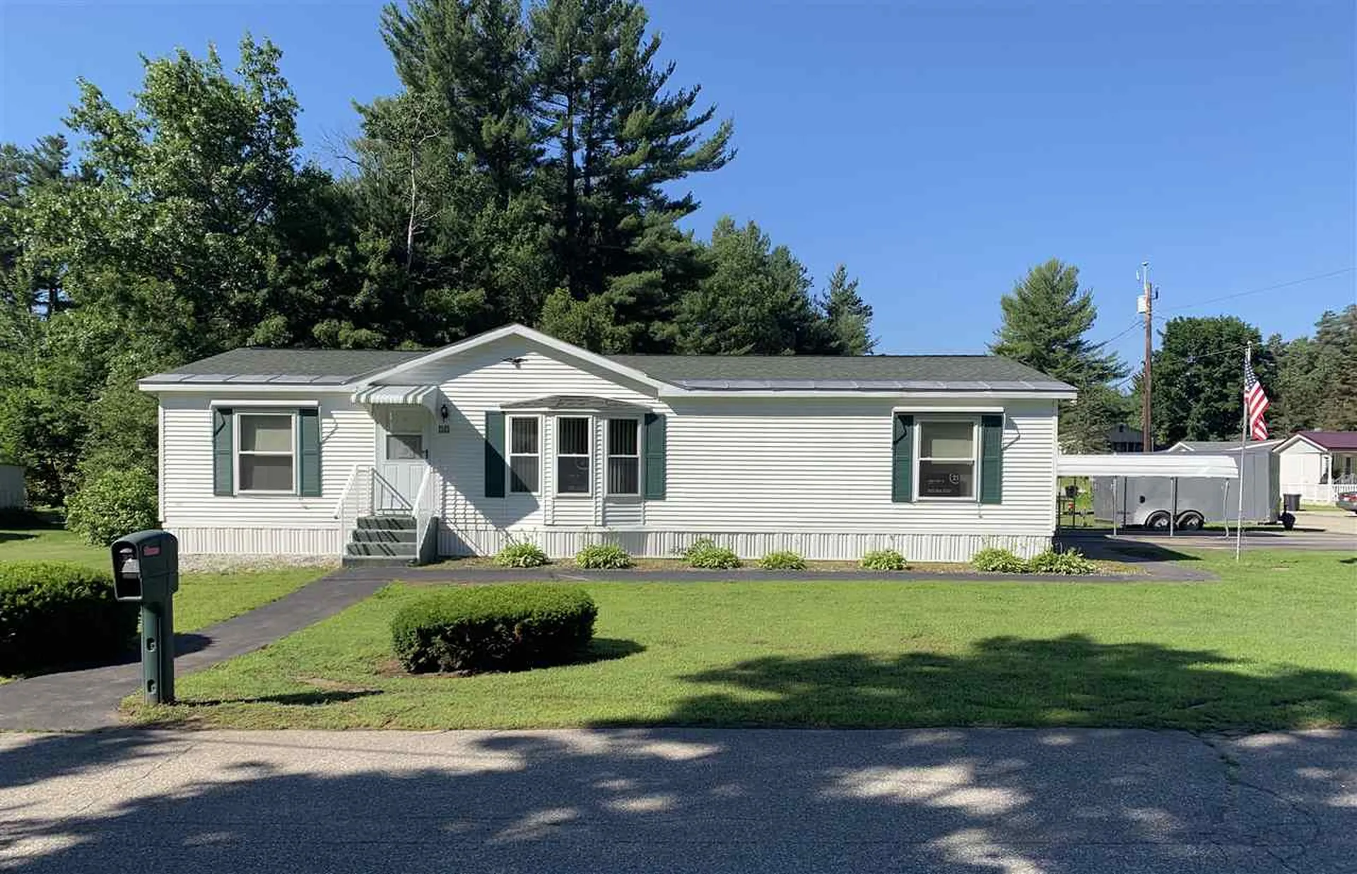 22 Dianne Street Nashua NH 03062