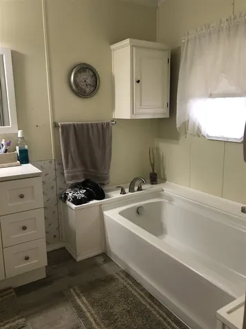 22 Dianne Street Nashua NH 03062