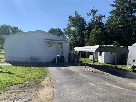 22 Dianne Street Nashua NH 03062