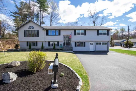 3 Michelle Drive Nashua NH 03062