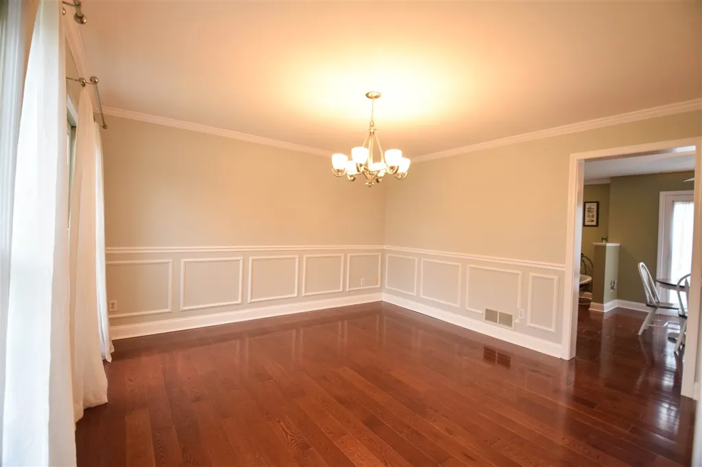27 Hawthorn Circle Essex VT 05452