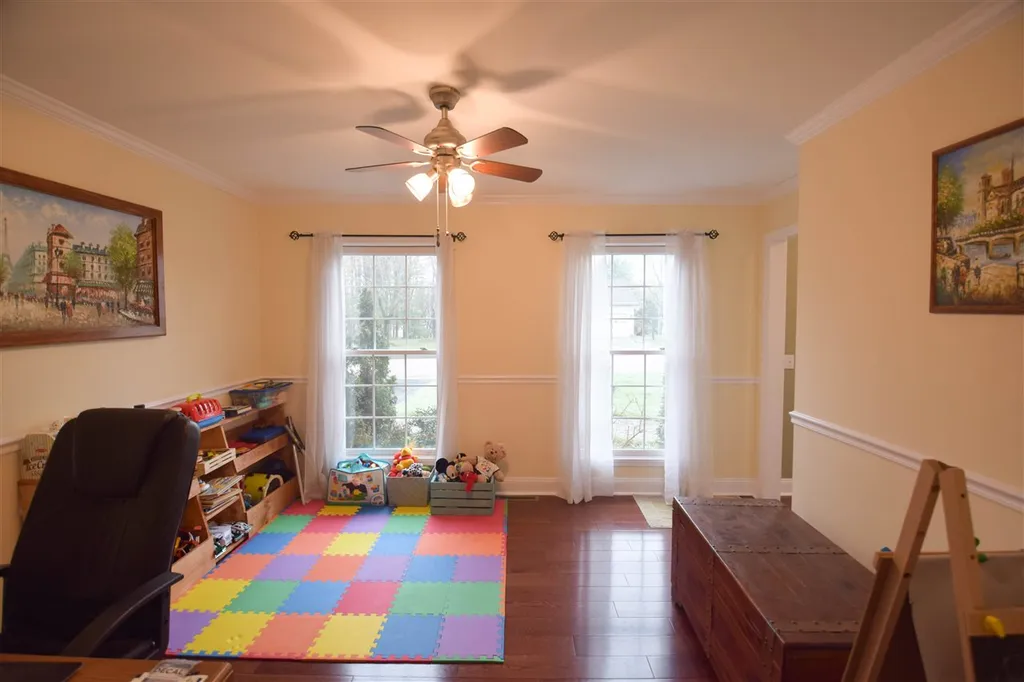 27 Hawthorn Circle Essex VT 05452