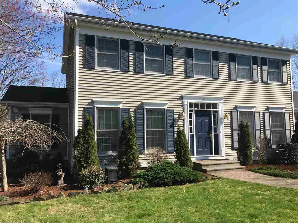 27 Hawthorn Circle Essex VT 05452