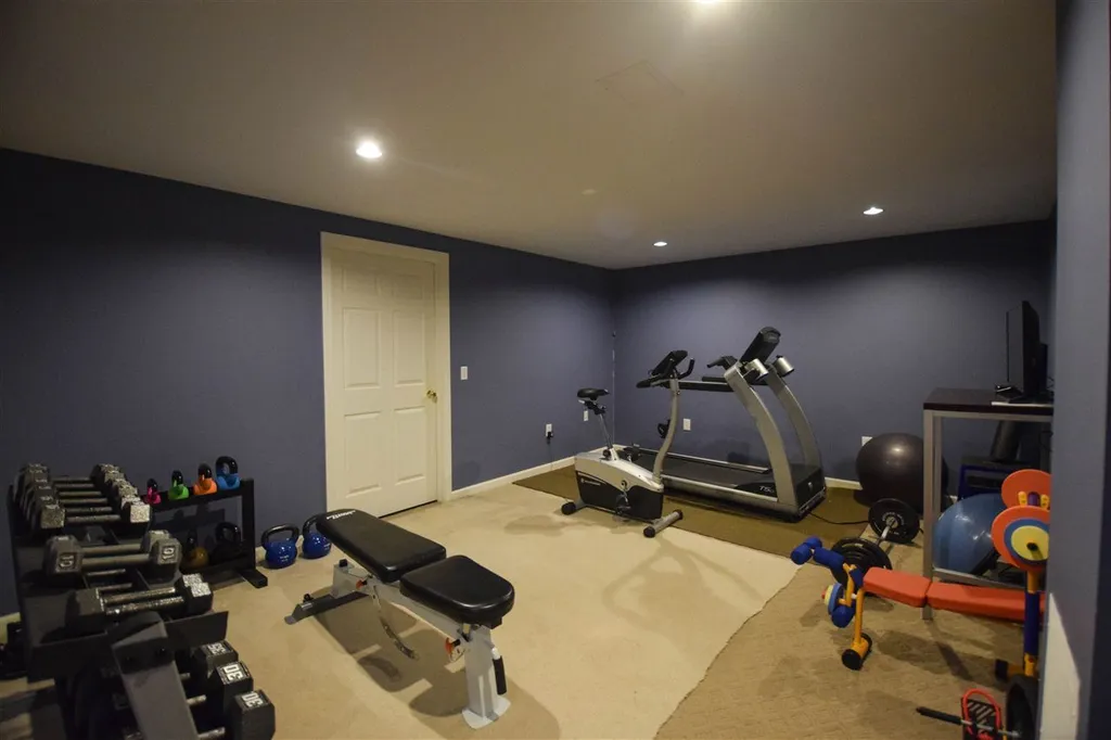 27 Hawthorn Circle Essex VT 05452