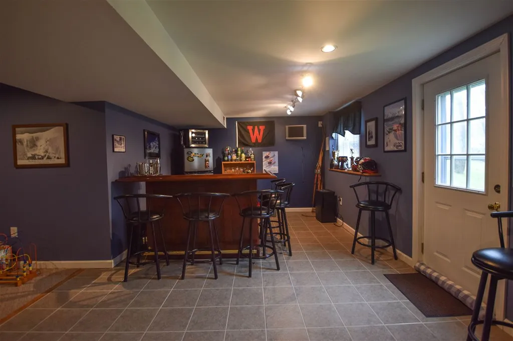 27 Hawthorn Circle Essex VT 05452