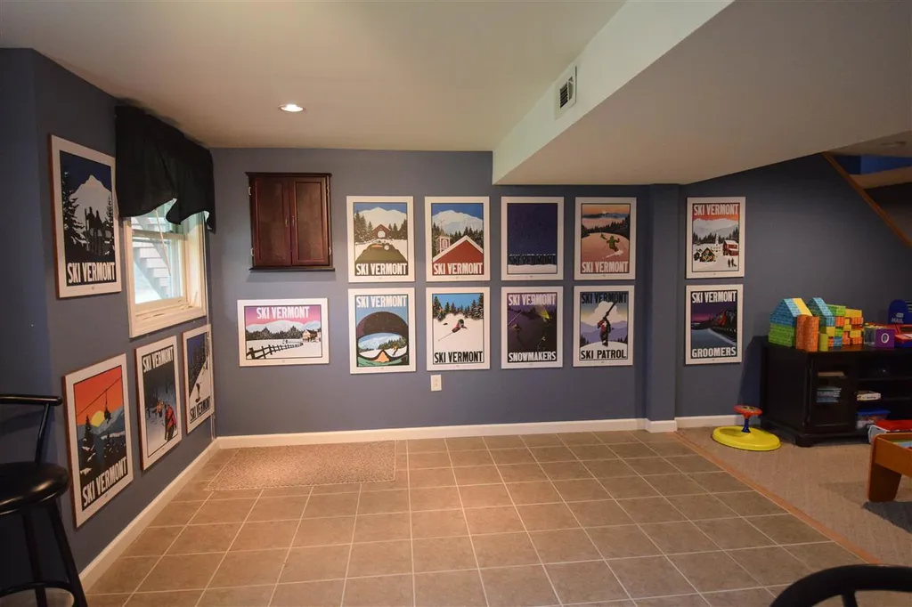 27 Hawthorn Circle Essex VT 05452