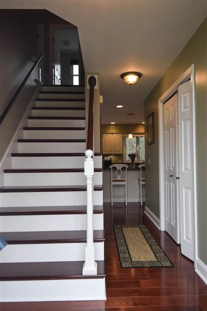 27 Hawthorn Circle Essex VT 05452
