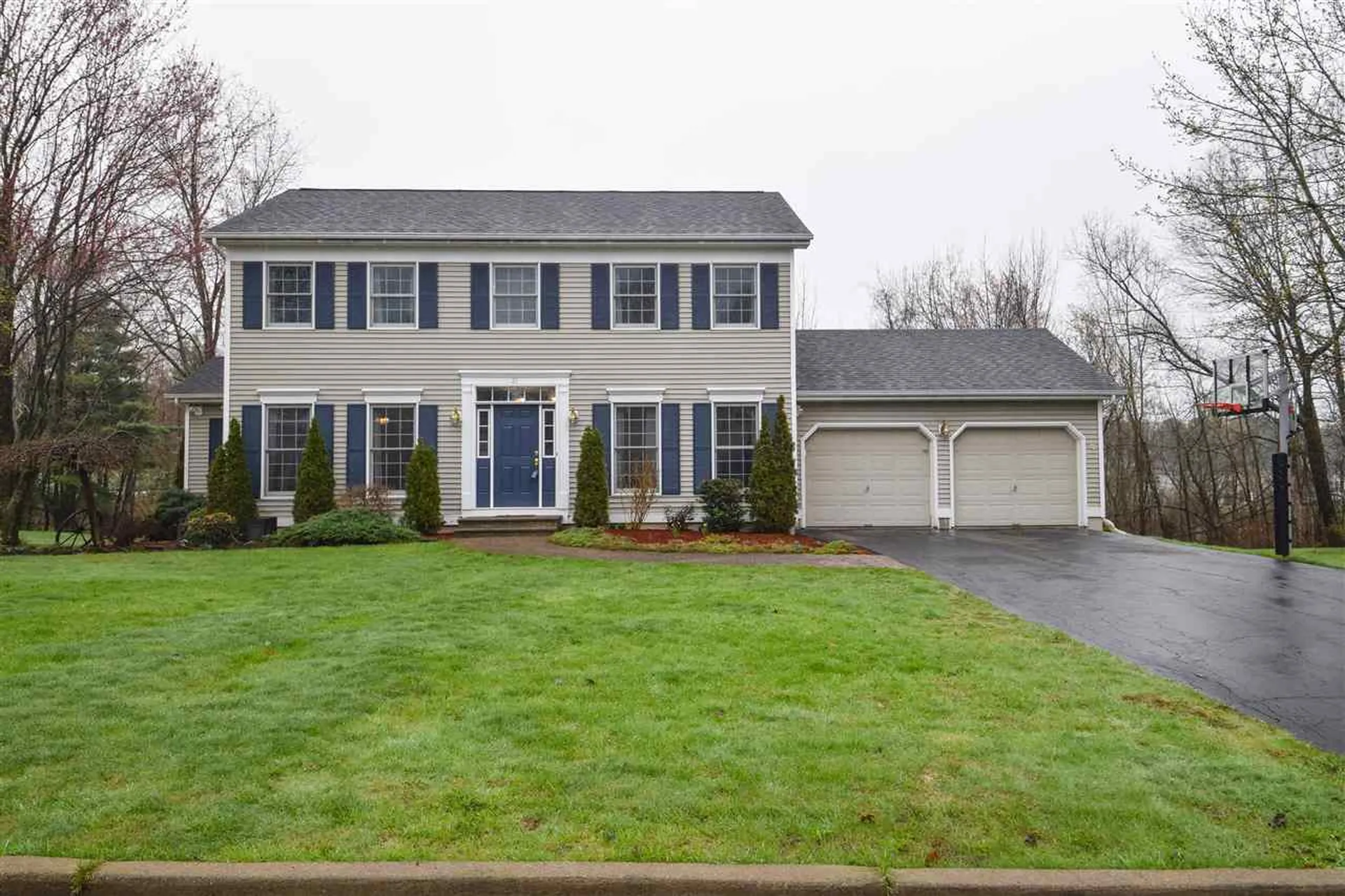 27 Hawthorn Circle Essex VT 05452