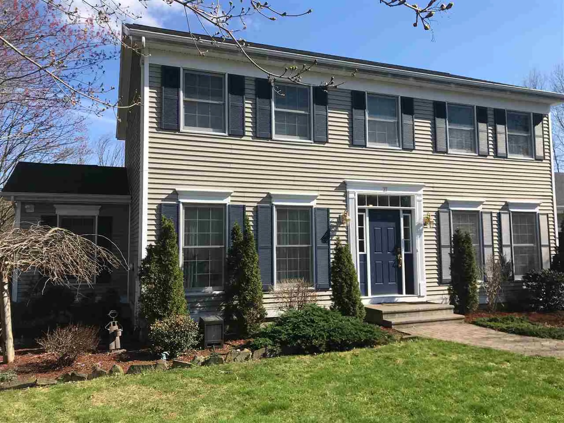 27 Hawthorn Circle Essex VT 05452