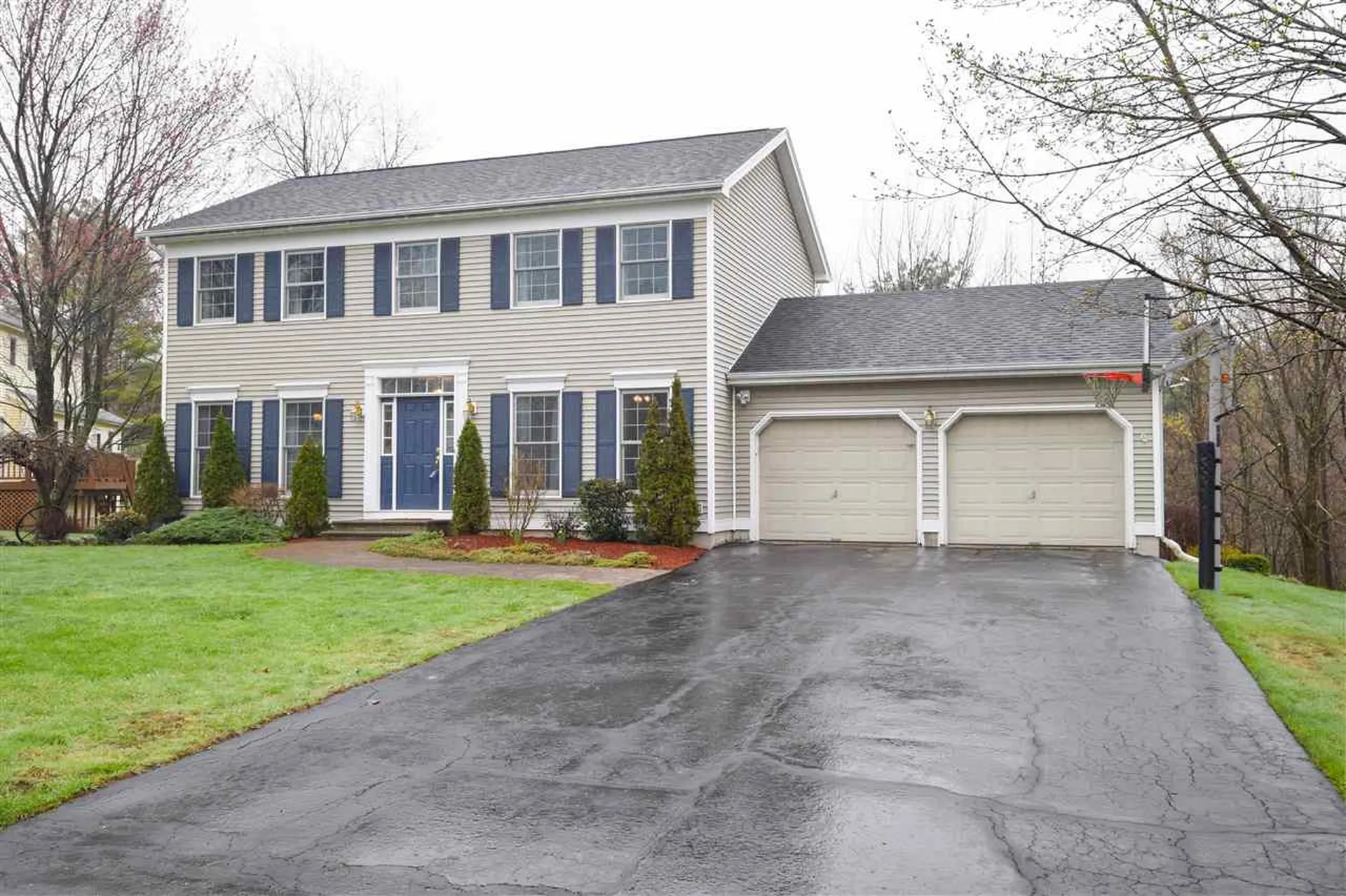 27 Hawthorn Circle Essex VT 05452