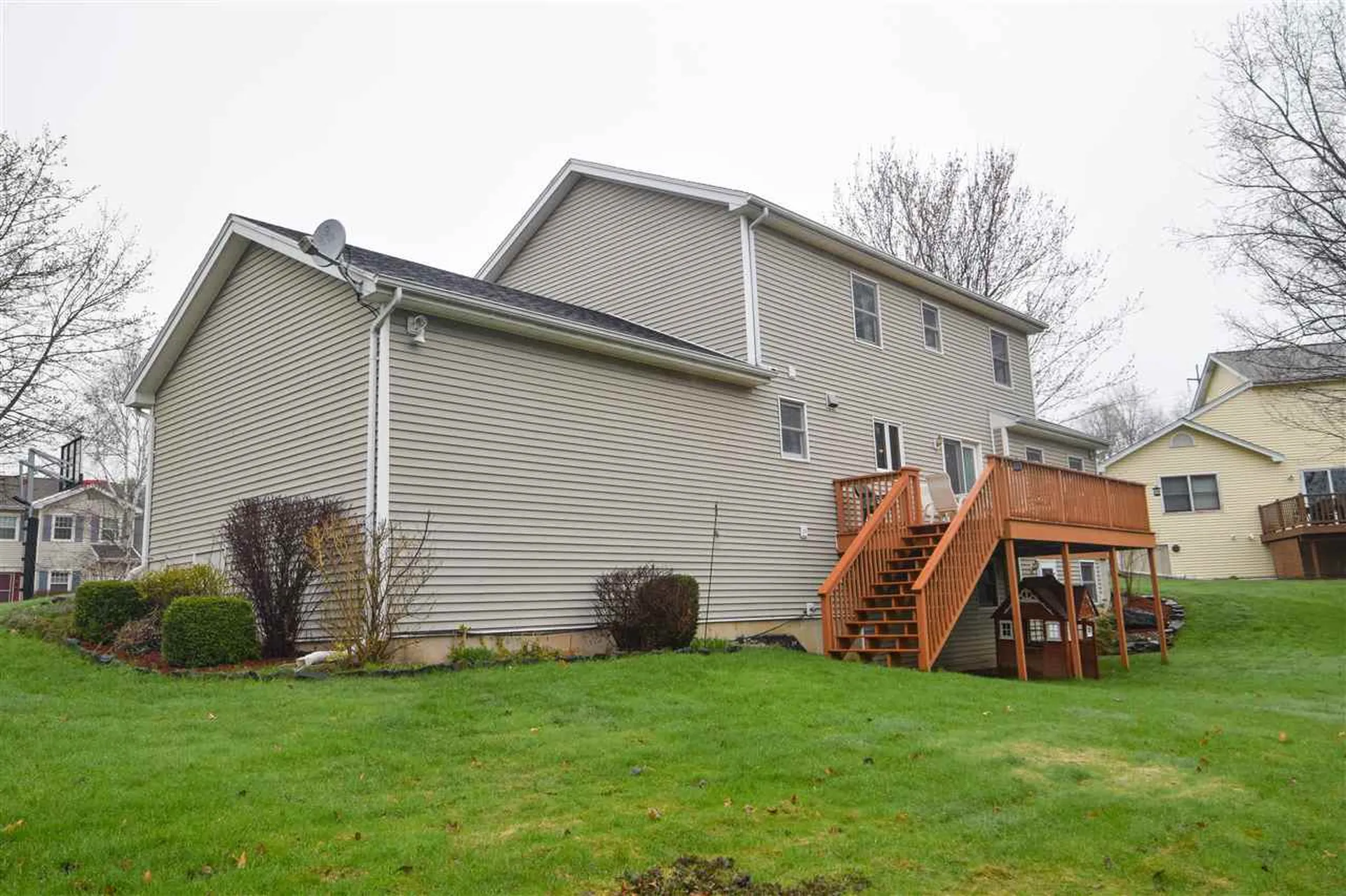27 Hawthorn Circle Essex VT 05452