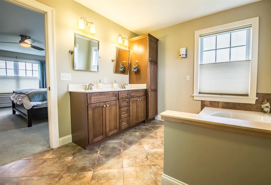 181 Miner Farm Lane Shelburne VT 05482