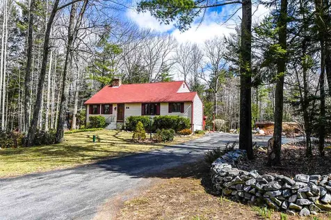 34 Holmeswood Drive Sandown NH 03873