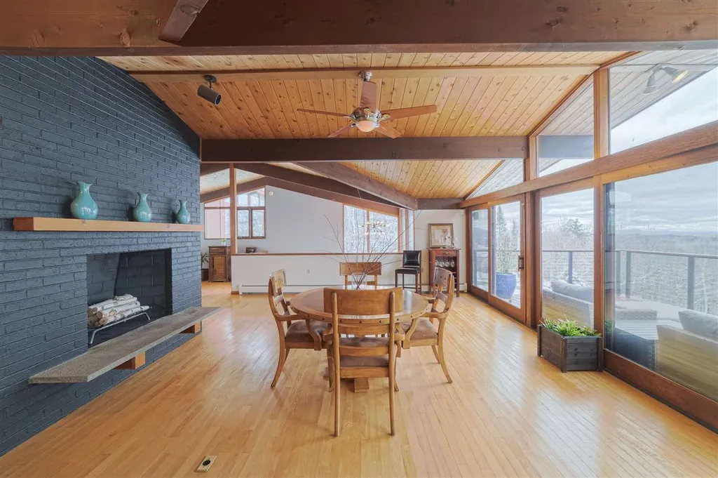 881 Morgan Hill Road New London NH 03257