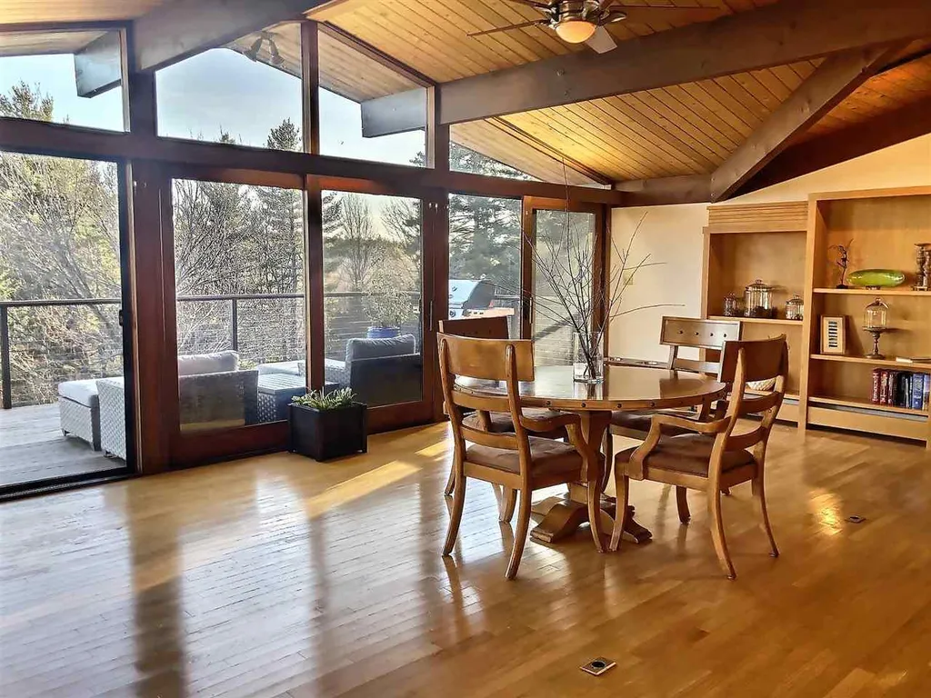 881 Morgan Hill Road New London NH 03257