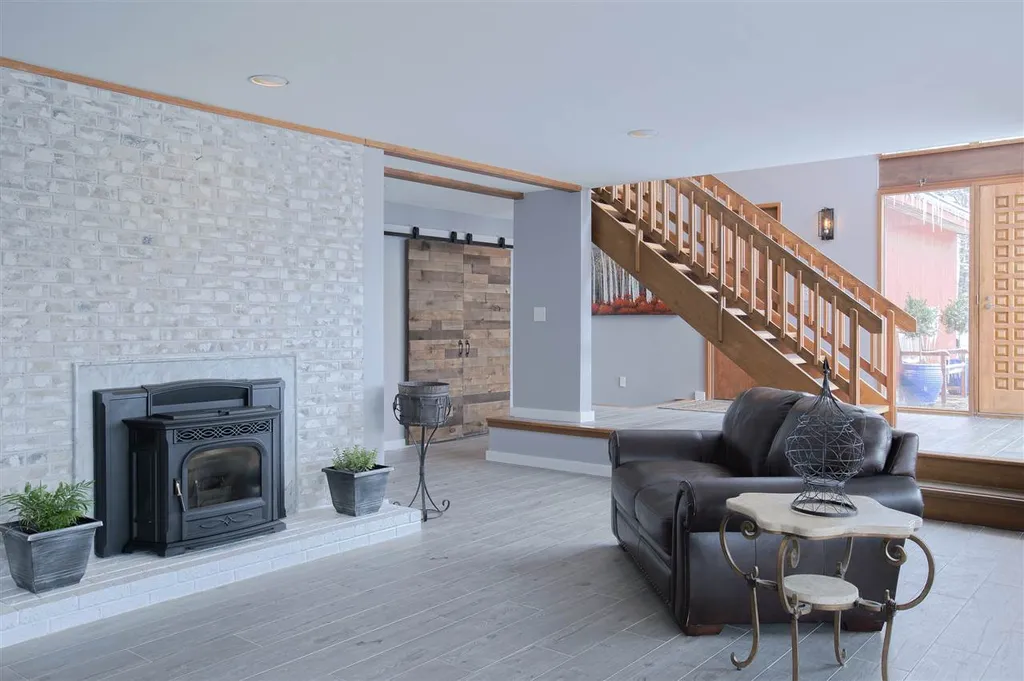 881 Morgan Hill Road New London NH 03257