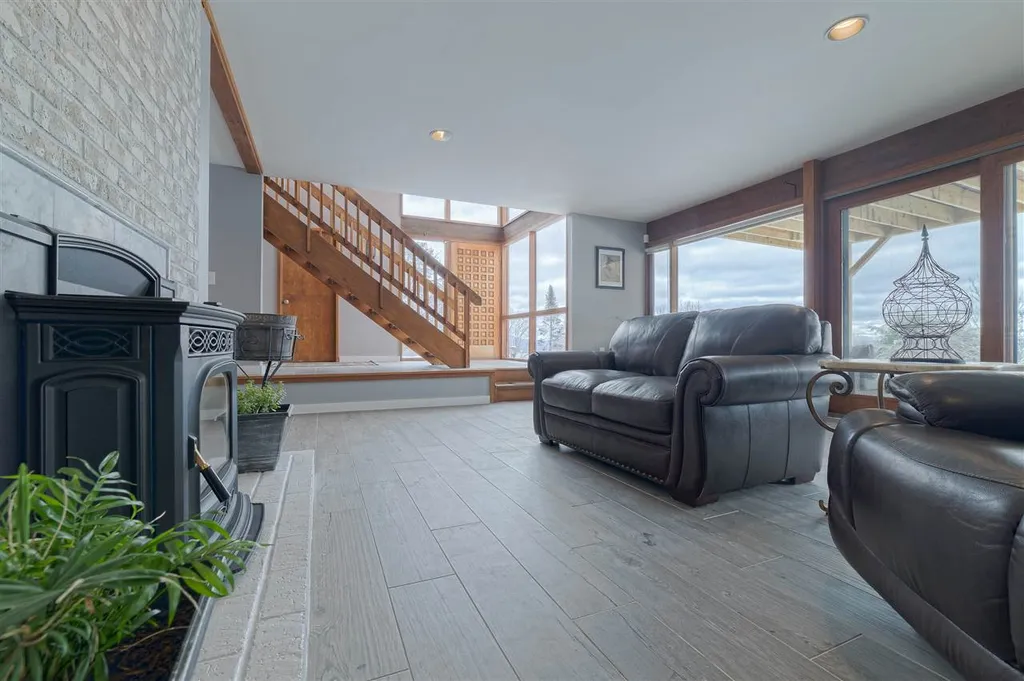881 Morgan Hill Road New London NH 03257