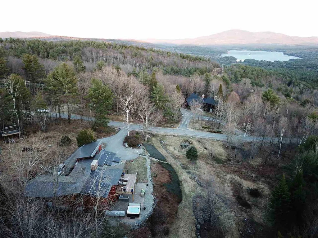 881 Morgan Hill Road New London NH 03257