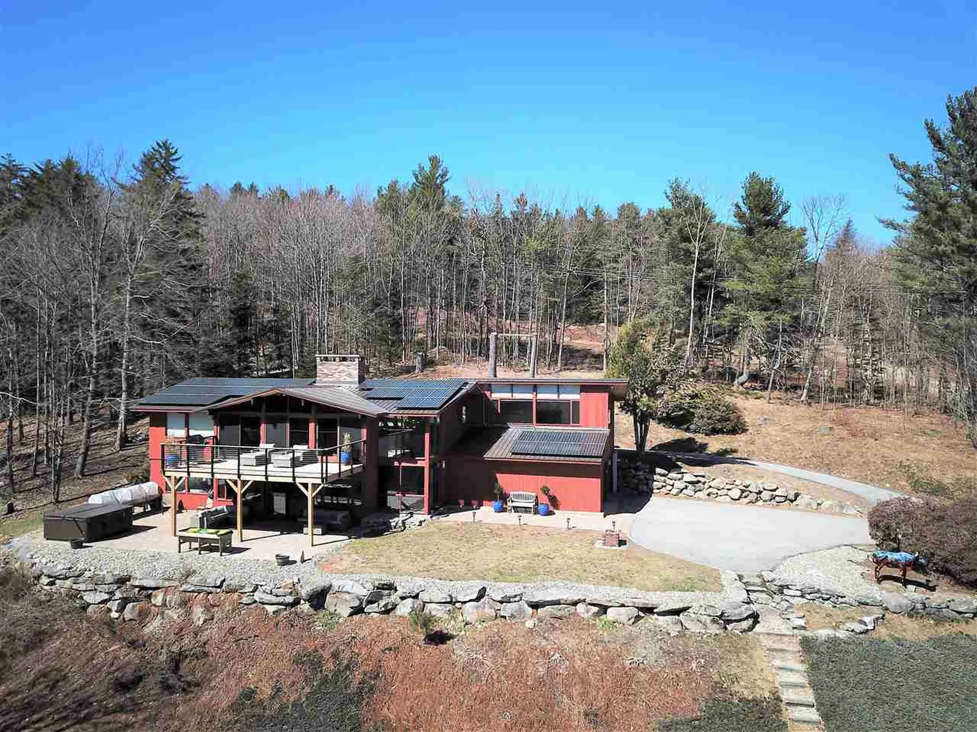 881 Morgan Hill Road New London NH 03257