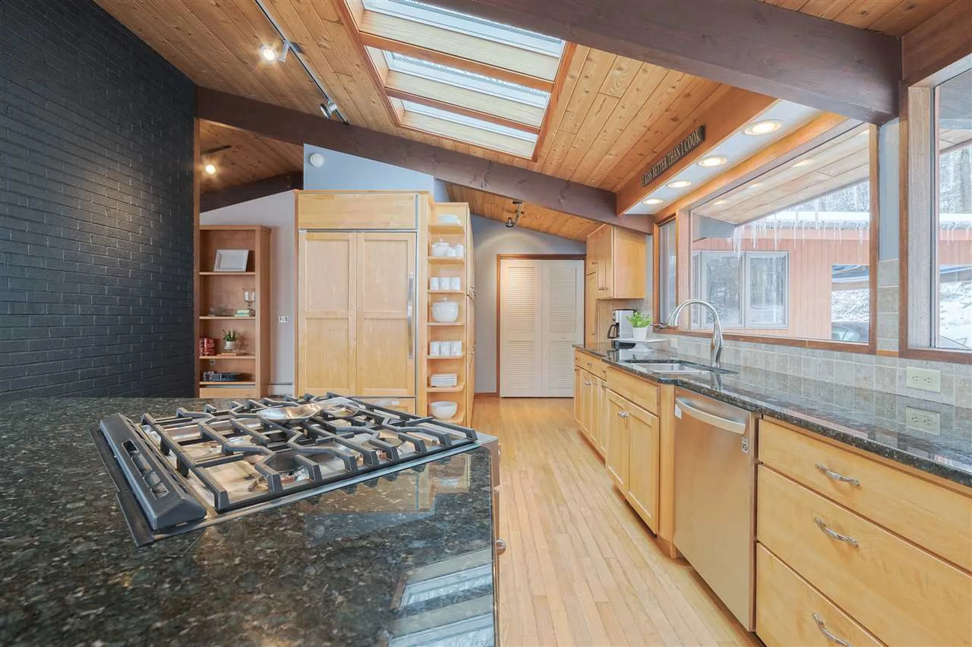 881 Morgan Hill Road New London NH 03257