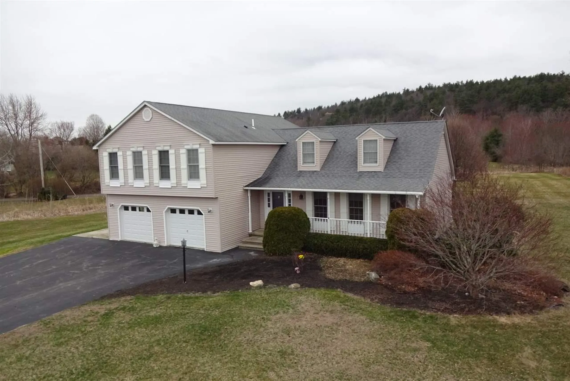 3 Longview Circle Pelham NH 03076