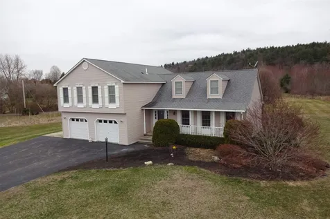 3 Longview Circle Pelham NH 03076
