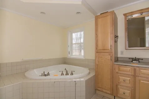 455 Donald Street Bedford NH 03110