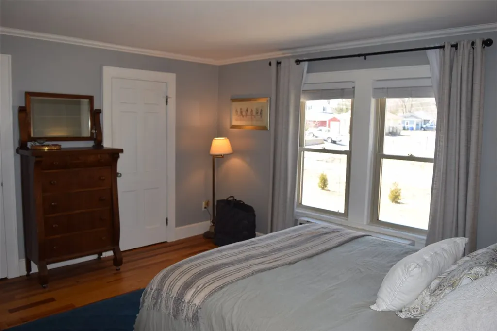206 Glenwood Avenue Manchester NH 03102