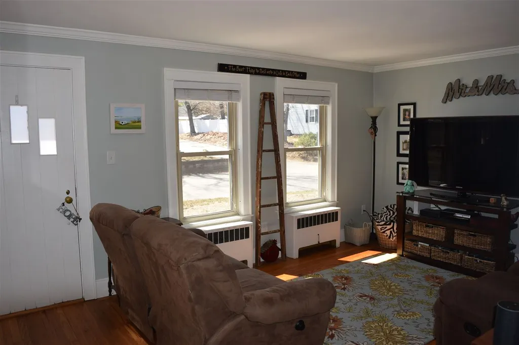 206 Glenwood Avenue Manchester NH 03102