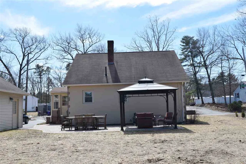206 Glenwood Avenue Manchester NH 03102