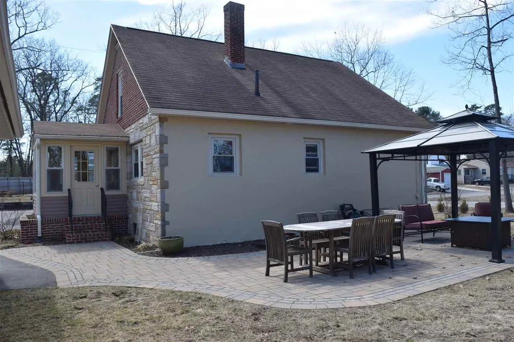 206 Glenwood Avenue Manchester NH 03102