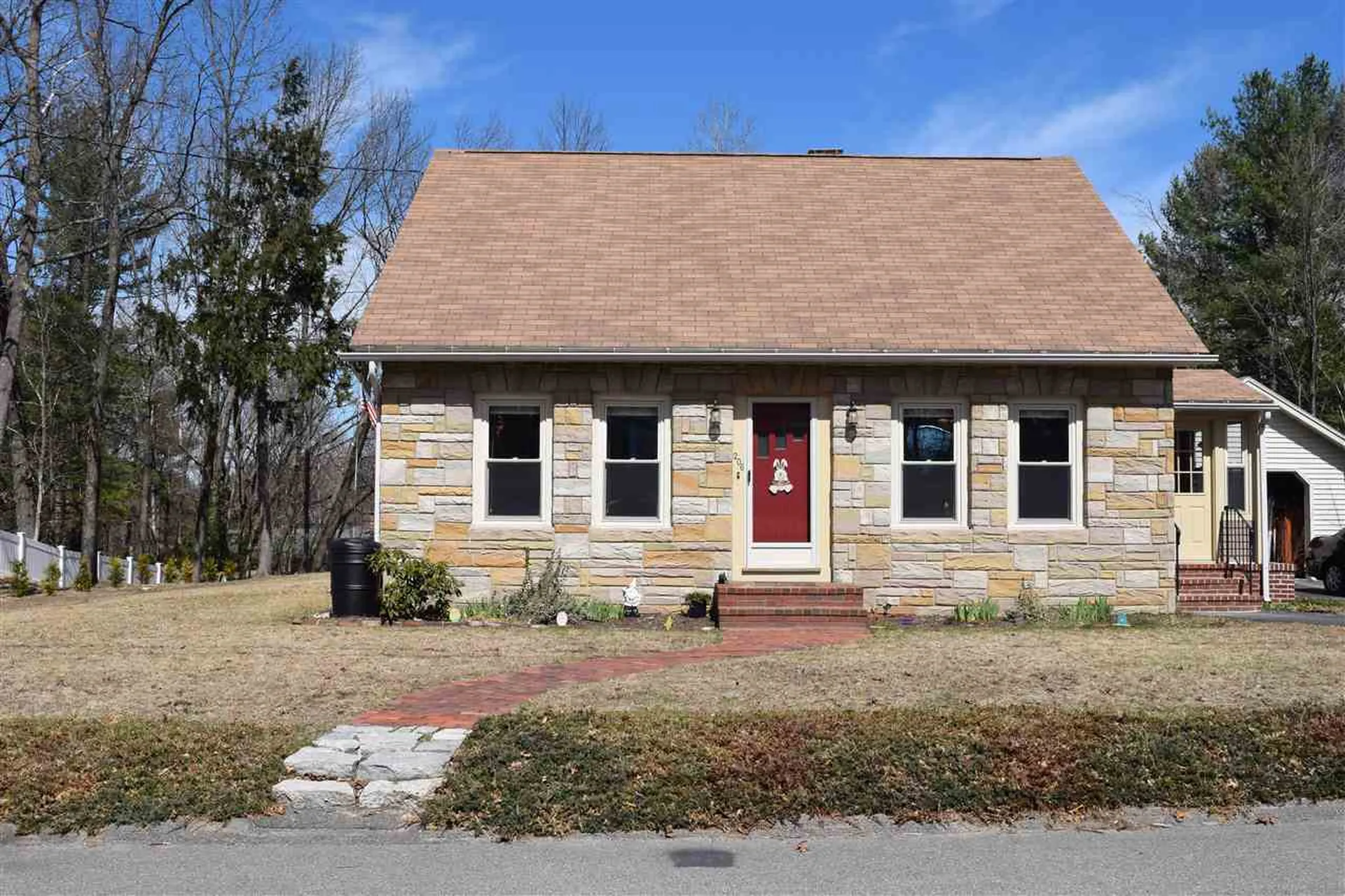 206 Glenwood Avenue Manchester NH 03102